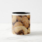 蜂蜜によって焼かれるカシューナッツ ツートーンマグカップ (中央)