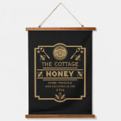 蜂蜜の販売者 吊り下げ型タペストリー (正面)