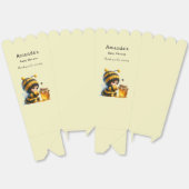 蜂蜜の赤ちゃんシャワーが付いた、かわいいビー服の少女|過去記事 フェイバーボックス (見開き)