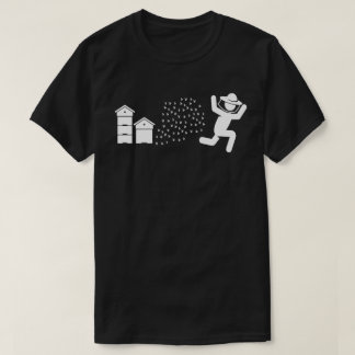 蜂飼い人に追いかけられる蜂 面白い蜂飼い人のランニング Tシャツ