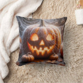 蜘蛛の巣をかぶったジャック・オ・ランタン クッション (ブランケット)