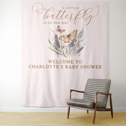 蝶々が赤ちゃんシャワーを浴びる途中にある タペストリー (インサイチュ)