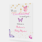 蝶々の赤ちゃんシャワーに会えて魅了されている アクリルサイン (傾斜)