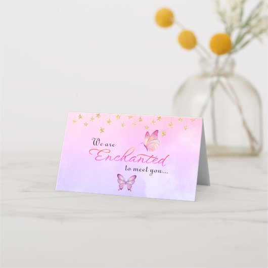 蝶々の赤ちゃんシャワーに会えて魅了されている プレイスカード (裏面)