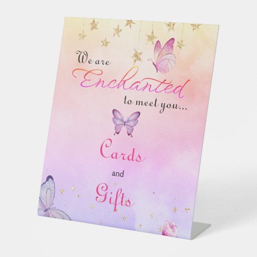 蝶々の赤ちゃんシャワーに会えて魅了されている 台座サイン (正面)