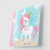 蝶々を持つ可愛い一角獣。 スクエア壁時計 (傾斜)