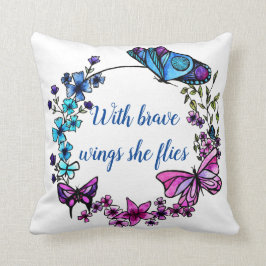 蝶および花のリース クッション