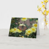 蝶および黄色い花が付いている挨拶状 カード (黄色い花)