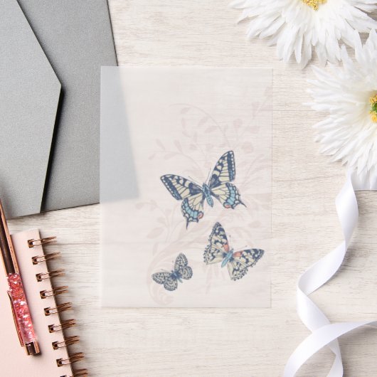 蝶がアートブルーコーラルクリー結婚ムを埋めた ベラム紙招待状 (ウェディング)