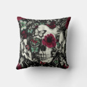 蝶が付いているビクトリアンなゴシック様式レースのスカル クッション (裏面)