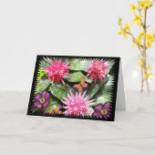 蝶が付いている3つのピンクのサボテンの花 カード (黄色い花)