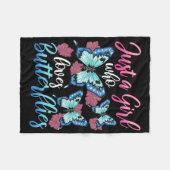 蝶が大好きな女の子 フリースブランケット (正面(横))