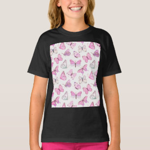 蝶が柔らかい雰囲気を持つ Tシャツ