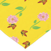 蝶が黄色い背景にある花 ショートテーブルランナー (コーナー)