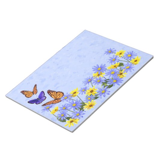 蝶とかわいらしデイジー春ガーデン ノートパッド (アングル)