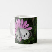 蝶とピンクの花のマグカップ コーヒーマグカップ (正面左)