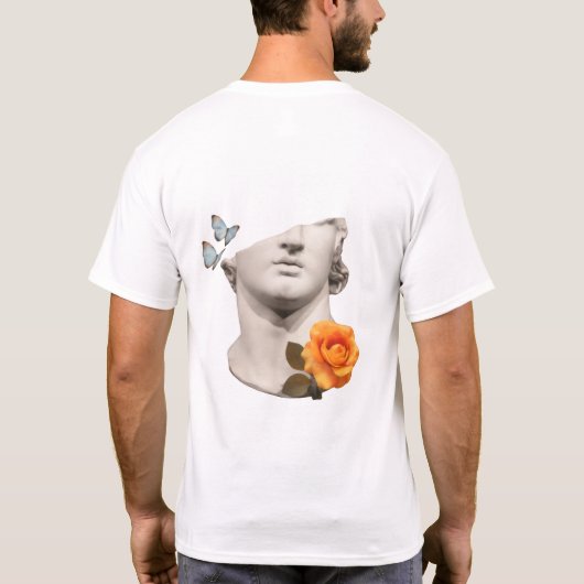 蝶とフード付きパーカーのモダンアーティスティックな彫像 Tシャツ (裏面)