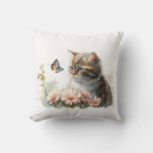 蝶と庭の猫 クッション (正面)