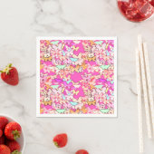 蝶と数々の深いピンク スタンダードカクテルナプキン (インサイチュ)
