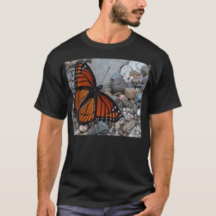 蝶と石 Tシャツ