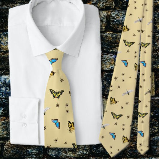 蝶と蜂のパターンのネクタイ ネクタイ