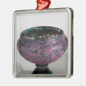 蝶と飾られ、飛ぶコップ メタルオーナメント (左)