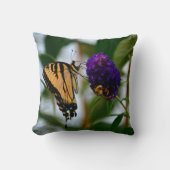 蝶と（昆虫）マルハナバチ写真自然 クッション (正面)