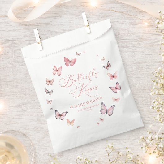 蝶のキスとベビーウィズピンクの赤ちゃんシャワー フェイバーバッグ (クリップ留めされた状態)
