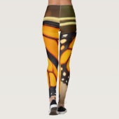 蝶のレギンス – 翼で自分自身を包む レギンス (裏面)