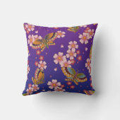 蝶の中日本のに桜の花パープル クッション (裏面)