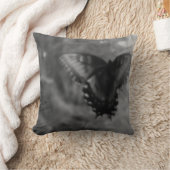 蝶の夢 – 黒 クッション (ブランケット)