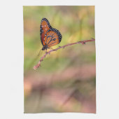 蝶の女王が光の中を照らす キッチンタオル (縦)
