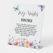 蝶の水が赤ちゃんシャワーのゲームサインを破った 台座サイン (正面)