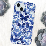 蝶の水色ブルーパターン iPhone 15ケース<br><div class="desc">藍青と白の水の色の蝶絵画の。お保護前の携帯を同時にプリティフィング！オリジナルアートby Nic Squirrell.</div>