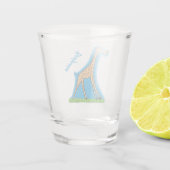 蝶の漫画と可愛い幸せなキリン ショットグラス (裏面)