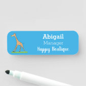 蝶の漫画と可愛い幸せなキリン 名札 (インサイチュ)