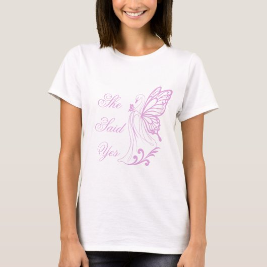 蝶の翼を持つ優雅なスワン Tシャツ (正面)