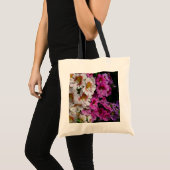 蝶の花ホワイトピンクと紫 トートバッグ (正面(商品))