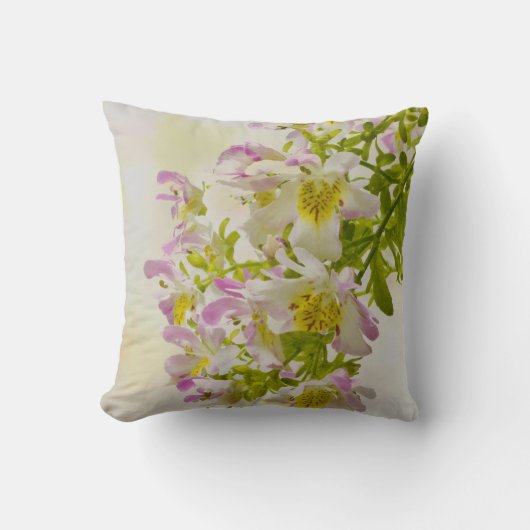 蝶の花 クッション (正面)