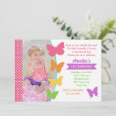 蝶の1歳誕生日招待状　写真付きの女の子 招待状 (スタンド正面)