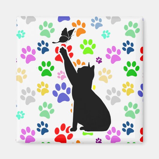 蝶を追いかける可愛い肉柄の猫 マグネット (正面)