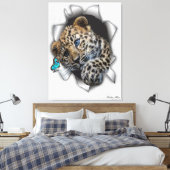 蝶を追いかける野生動物ヒョウのカップ キャンバスプリント (インサイチュ (寝室))