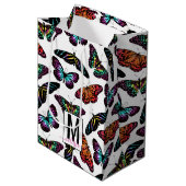 蝶カラフル水彩模様モノグラム ミディアムペーパーバッグ (正面アングル)