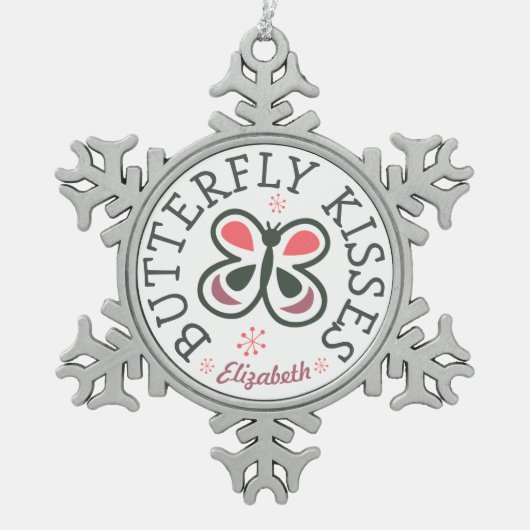 蝶キスのモダンなピンク及び紫色の子供のデザイン スノーフレークピューターオーナメント (正面)