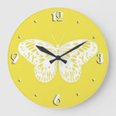 蝶スケッチ、マスタードの金ゴールドおよび白 ラージ壁時計 (正面)