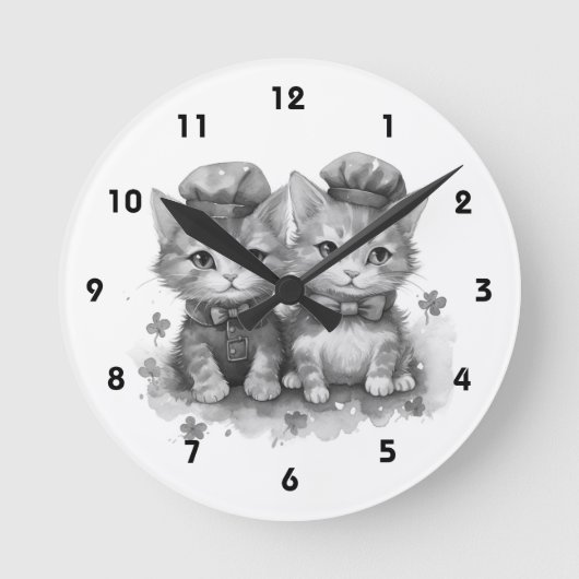 蝶ネクタイと可愛い帽子の白黒の子猫 ラウンド壁時計 (正面)