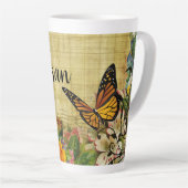 蝶パーソナライズされた付き素朴植物学 カフェラテマグ (右アングル)