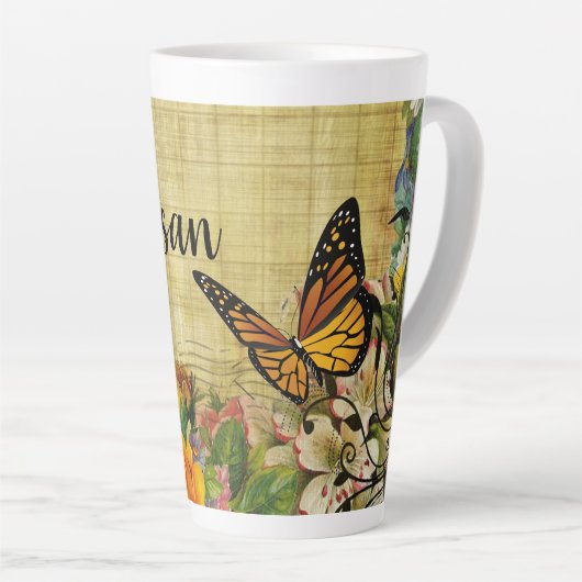 蝶パーソナライズされた付き素朴植物学 カフェラテマグ (右アングル)