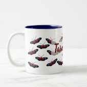 蝶パーソナライズされた飛行二音マグ ツートーンマグカップ (左)