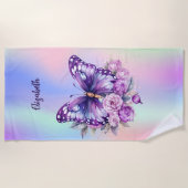 蝶ピンク紫色の花ホログラフィック ビーチタオル (正面)